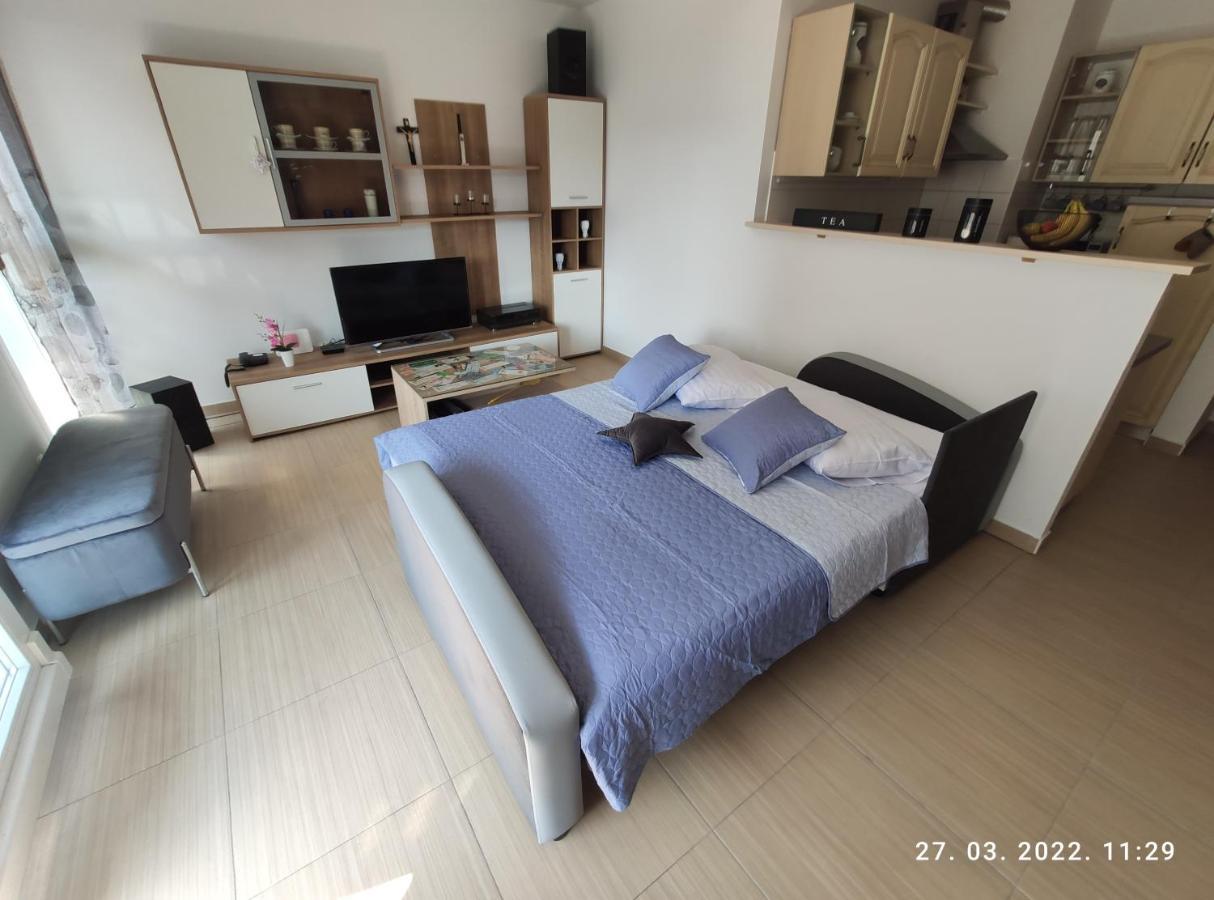 Ferienwohnung Apartman Antonela With Free Garage Parking Split Exterior foto