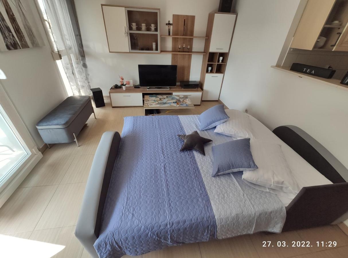 Ferienwohnung Apartman Antonela With Free Garage Parking Split Exterior foto